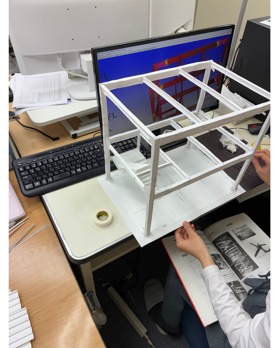 DATALOGIC_REAL4's tweet photo. 先日の新人研修の様子をお届けします！
模型作成3日目では、部材を組み上げて建物の形にしていきました。 組み上げるなかで新たな気づきもあったようで、理解を深める良い機会となりました！ https://t.co/Ao4fPg5TFz