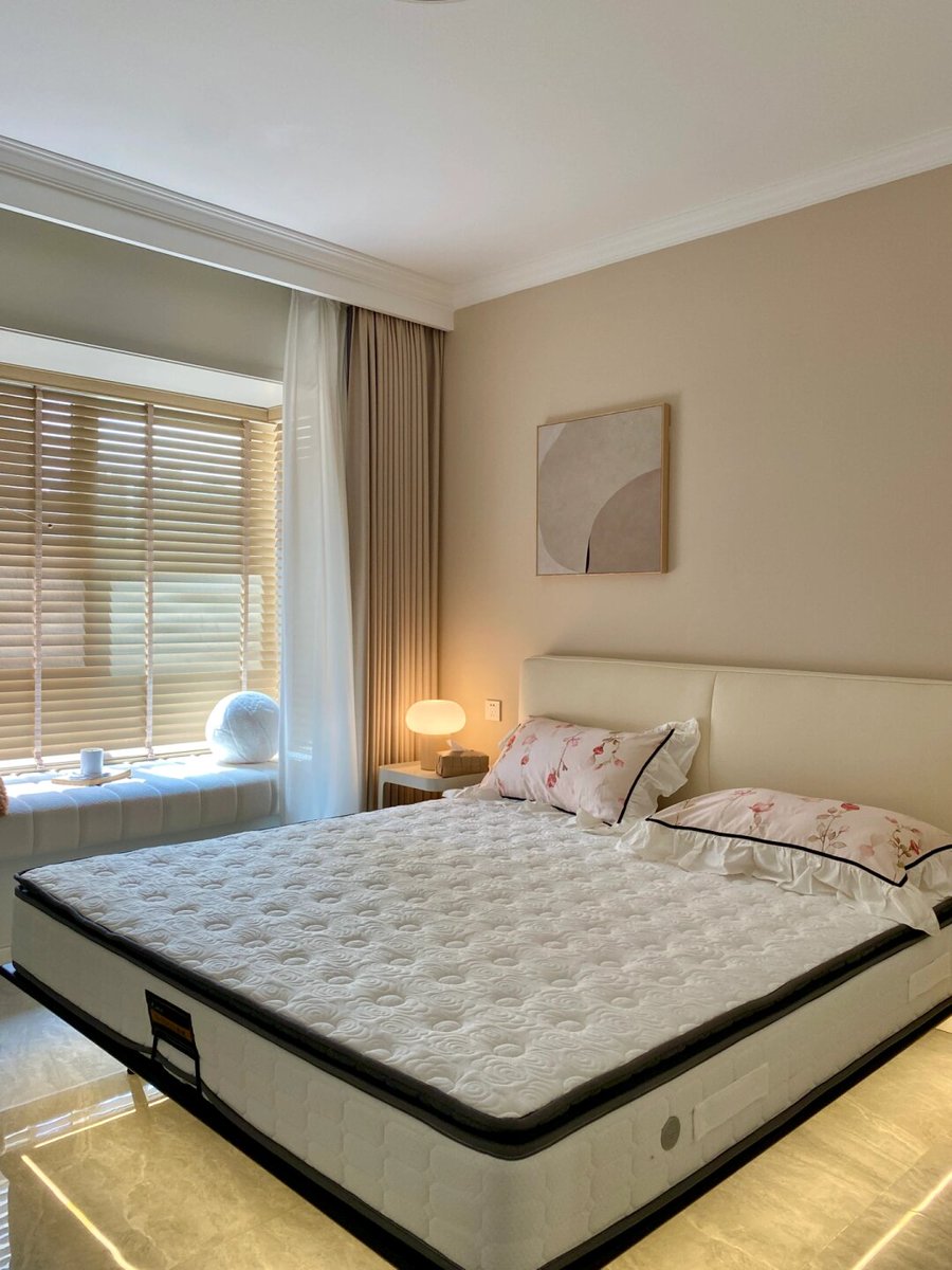 Harmonie1111's tweet photo. Just got the freshly laundered sheets on the bed, and the whole room smells like sunshine! Small wins make such cozy days ， https://t.co/toZZWlF5vz
