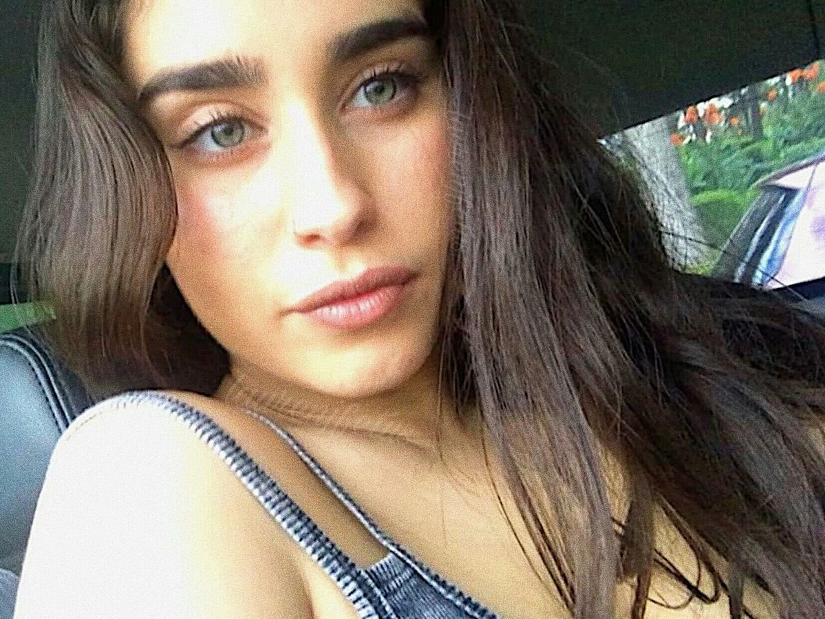 hourly lauren tweet media