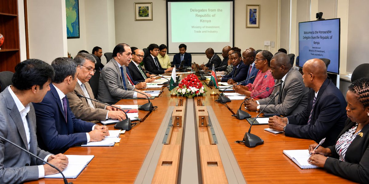 mincompk's tweet photo. Pakistan and Kenya agreed to double bilateral trade over the next five years at the 2nd Pakistan-Kenya Joint Trade Committee in Islamabad. Both sides also agreed to expand cooperation in trade, investment, customs, ICT, pharmaceuticals, tourism and industry. #Pakistan #Kenya https://t.co/KCJ8RDOQlH