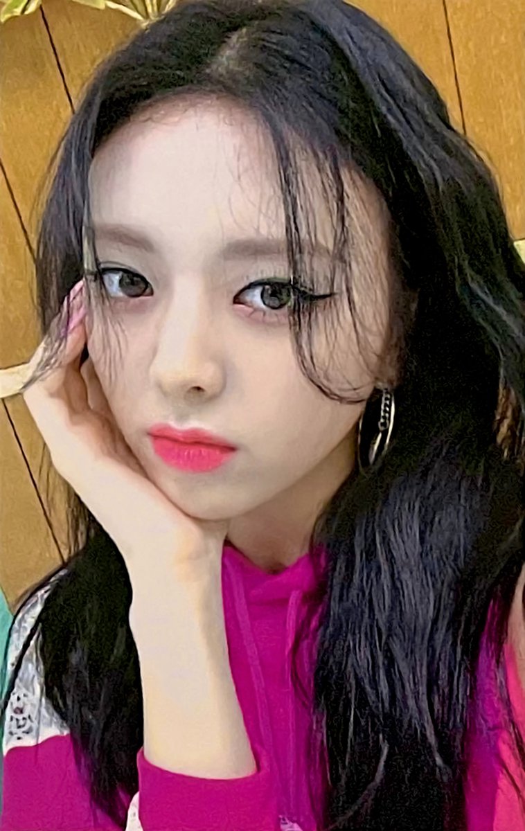 ITZY CRAZY IN LOVE Shopee Snow 