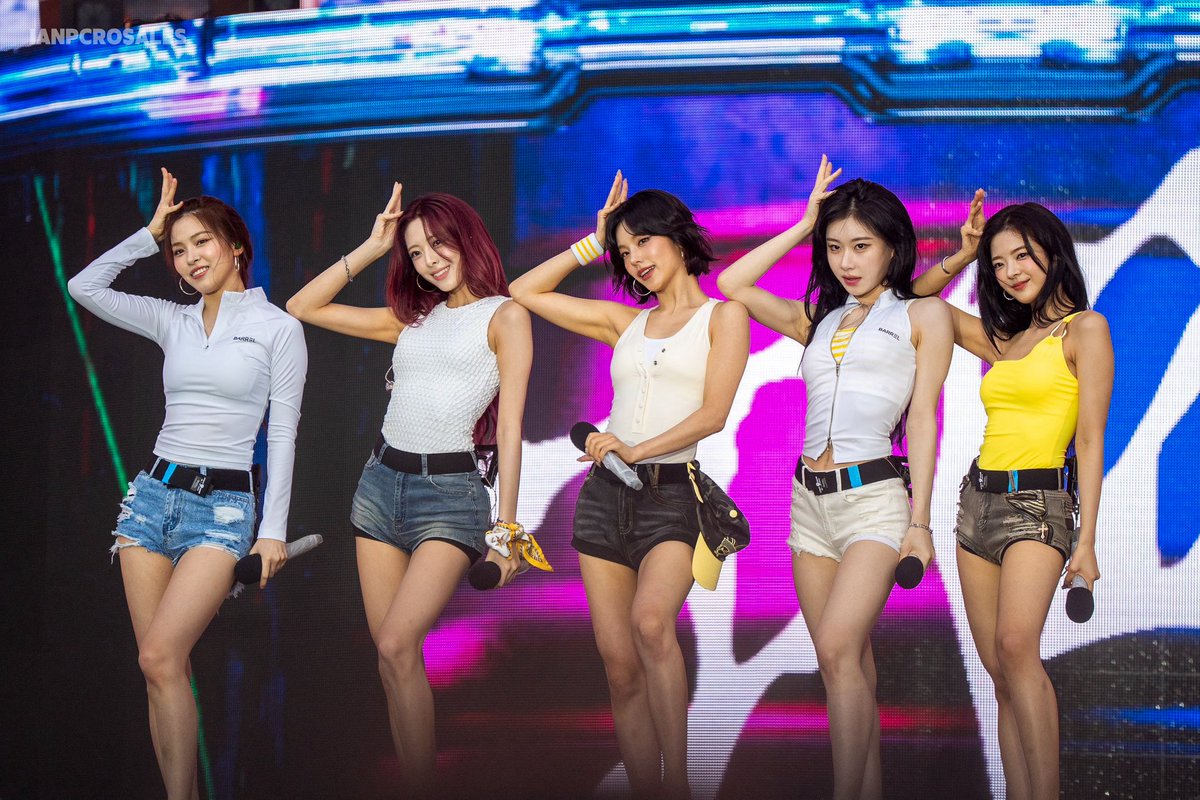 itzypopbase's tweet photo. One year ago today, ITZY attended WATERBOMB. https://t.co/0vv0kDmWax