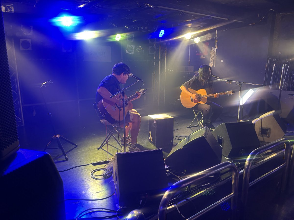 YASUTAMAN's tweet photo. 昨夜両国SUNRIZEでの
MUSHAxKUSHA2人アコースティックとても良かったです！

#mushaxkusha #アコースティック https://t.co/icsSNer2f5