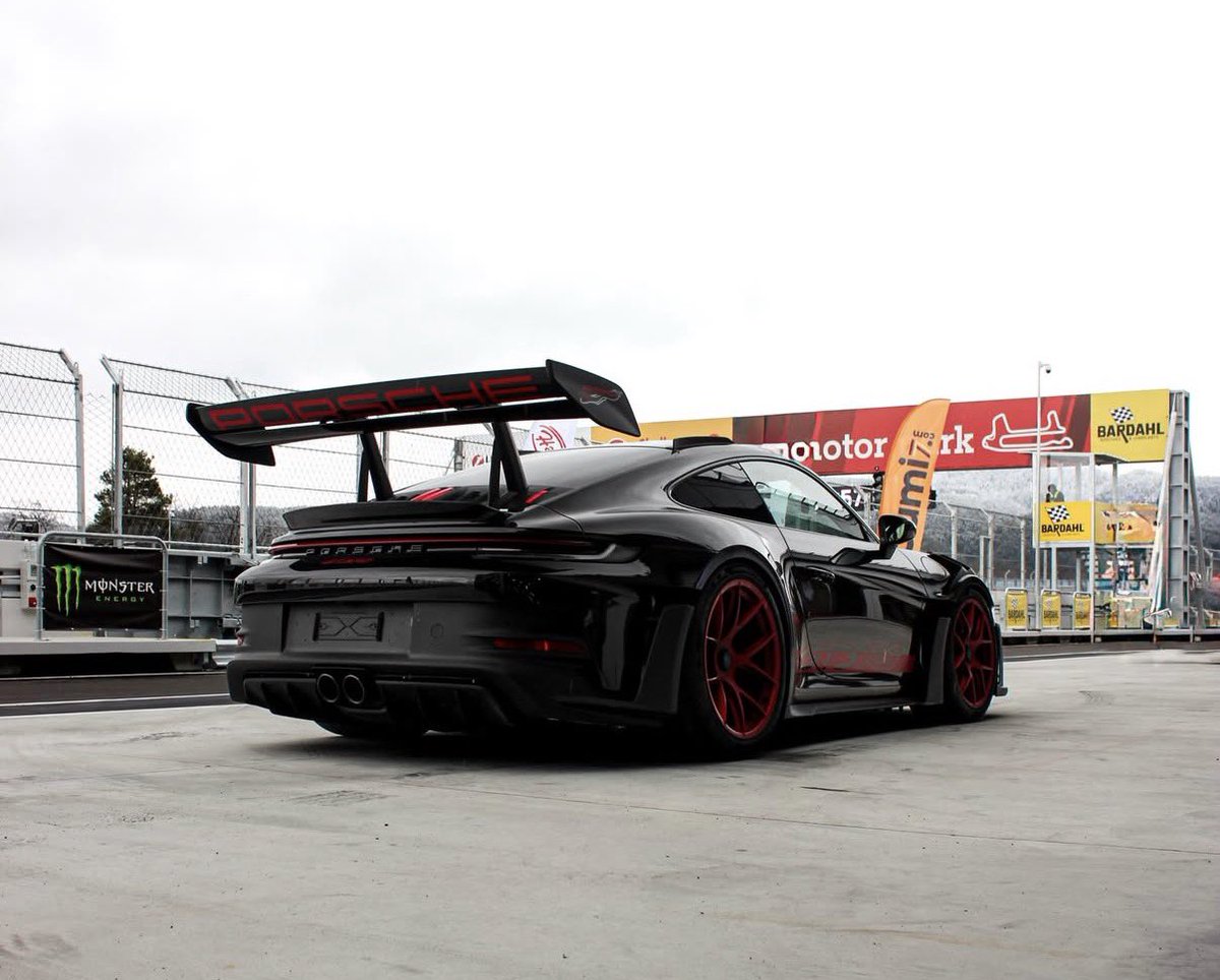 Car Pxrn tweet media
