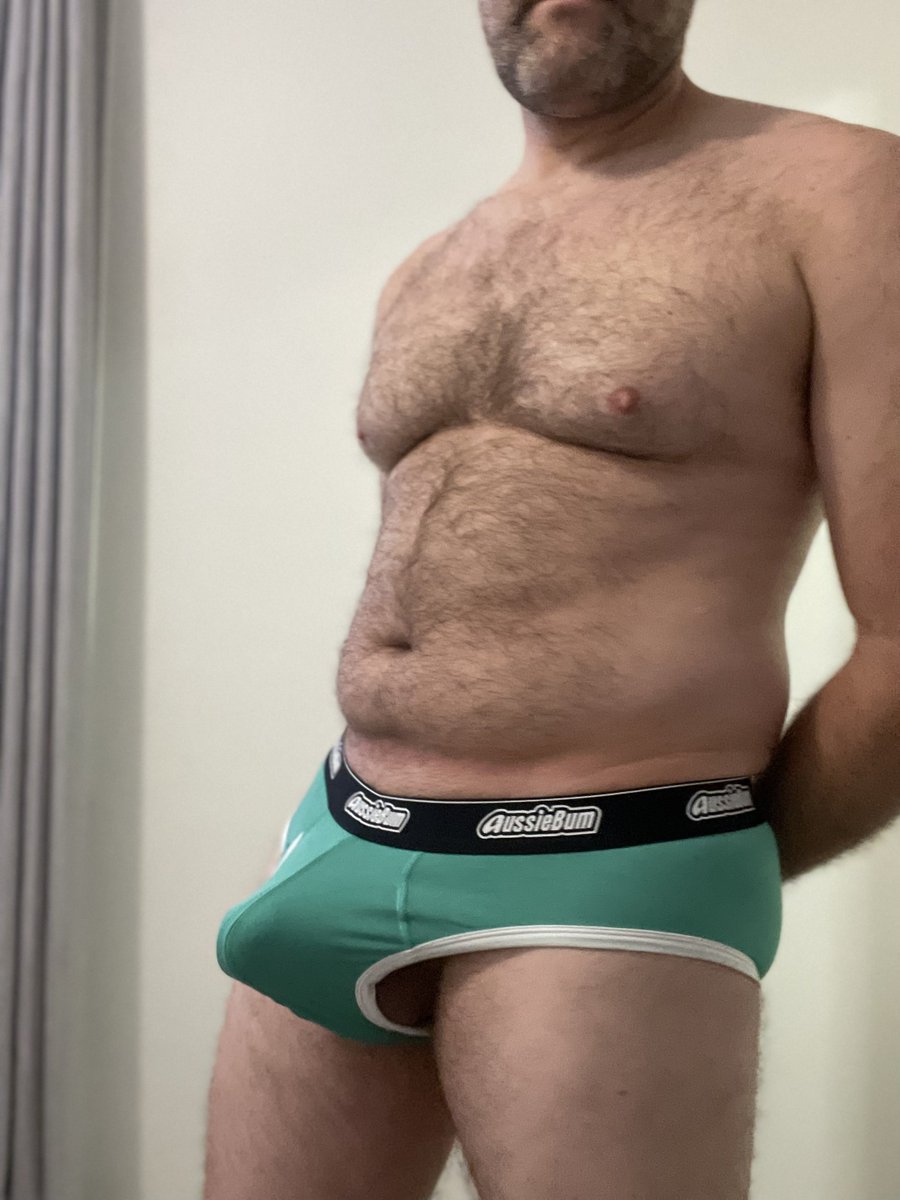 DerekRogerfun's tweet photo. #gay #hairy #hairymen #mensunderwear #briefs #dick #harddick https://t.co/8zeDtwy1ts