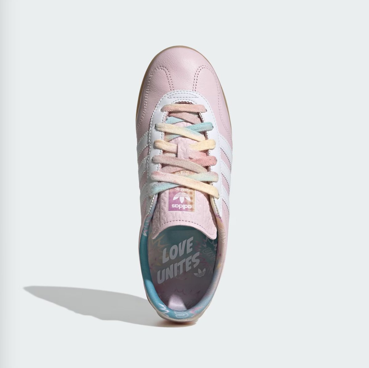 SNKR_TWITR tweet media