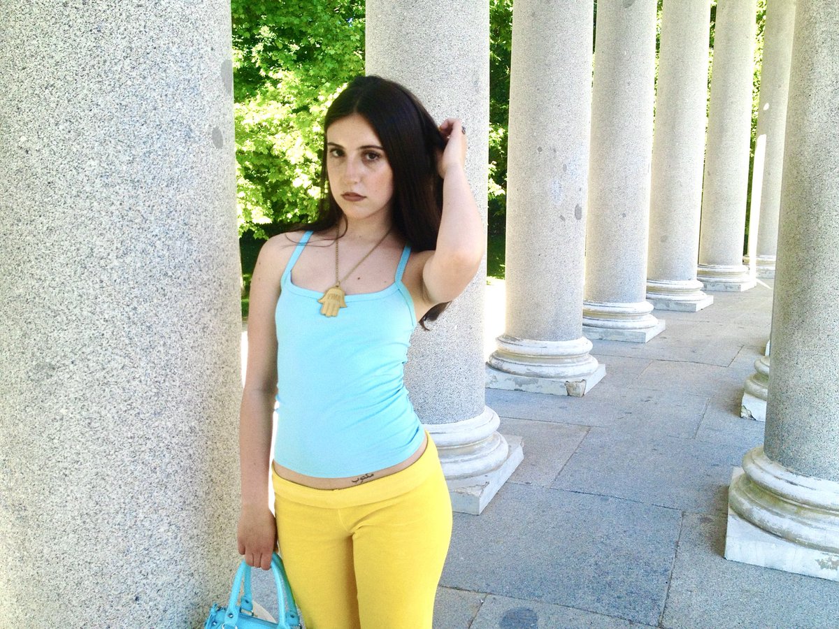 vicky tweet media