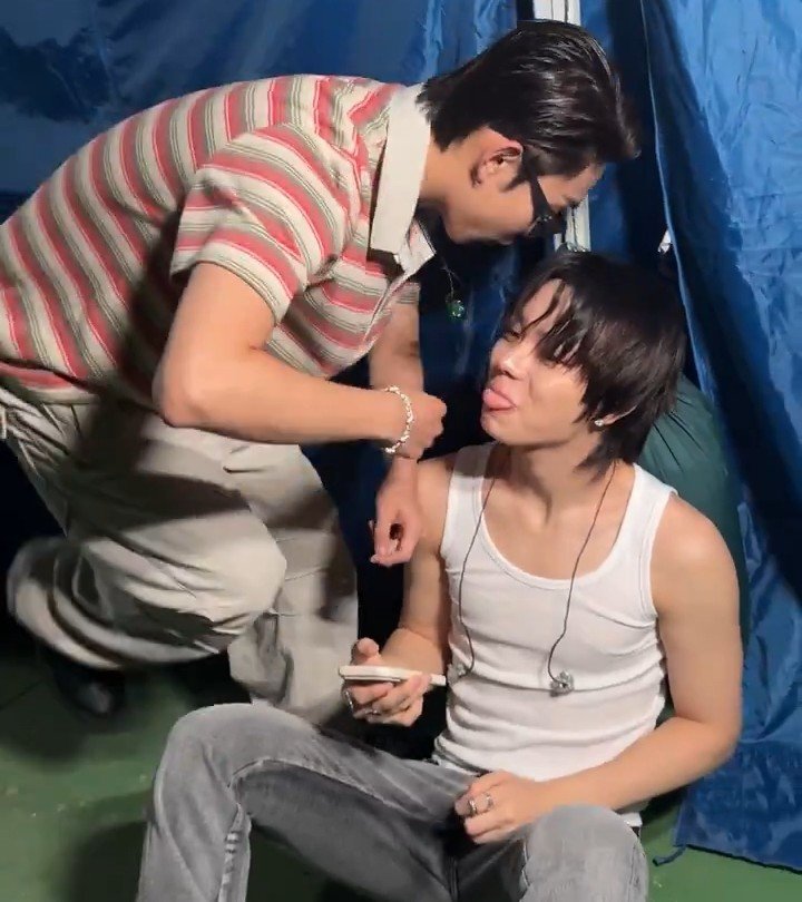 zeyy tweet media