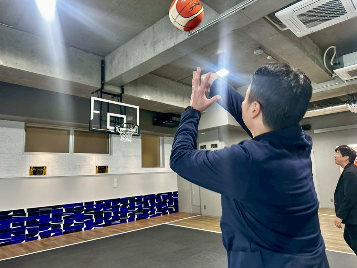 IHD_AX's tweet photo. #サイボウズ 松山オフィスへ🏢✨
地域コミュニティづくりや、地域を巻���込んだ活動について意見交換させていただきました🤝
オフィスの雰囲気からも、“地域とのつながり”を大切にされているのが伝わってくる素敵な空間でした☺️
地域を盛り上げる存在として、#オレンジバイキングス にも注目です🏀🔥 https://t.co/DPPIY5gUgR