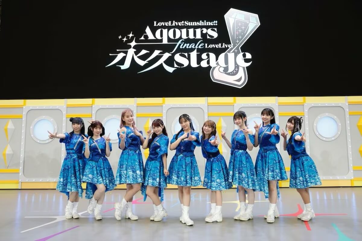 Purrpl_'s tweet photo. 11 months without aqours is 500x harder https://t.co/Kk7WetAM9l