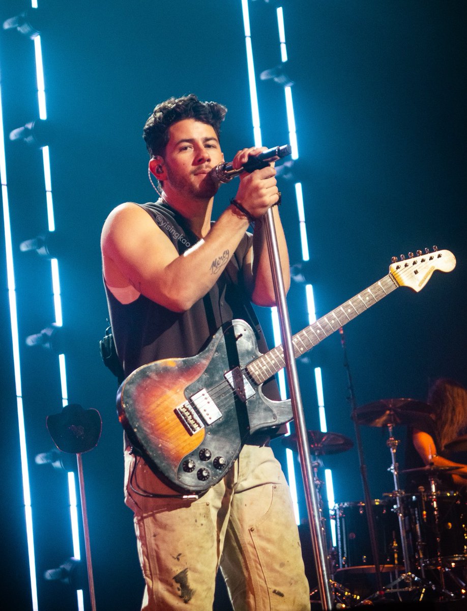 yising tweet media