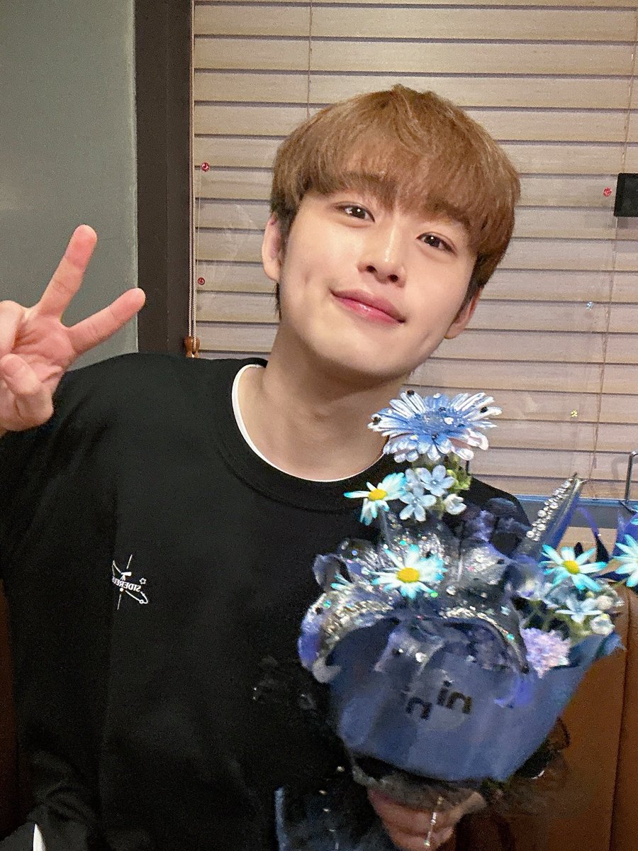 hooneol's tweet photo. team시데레우스 그리고 훈플러 화이띵 https://t.co/YlxVj5SC9b