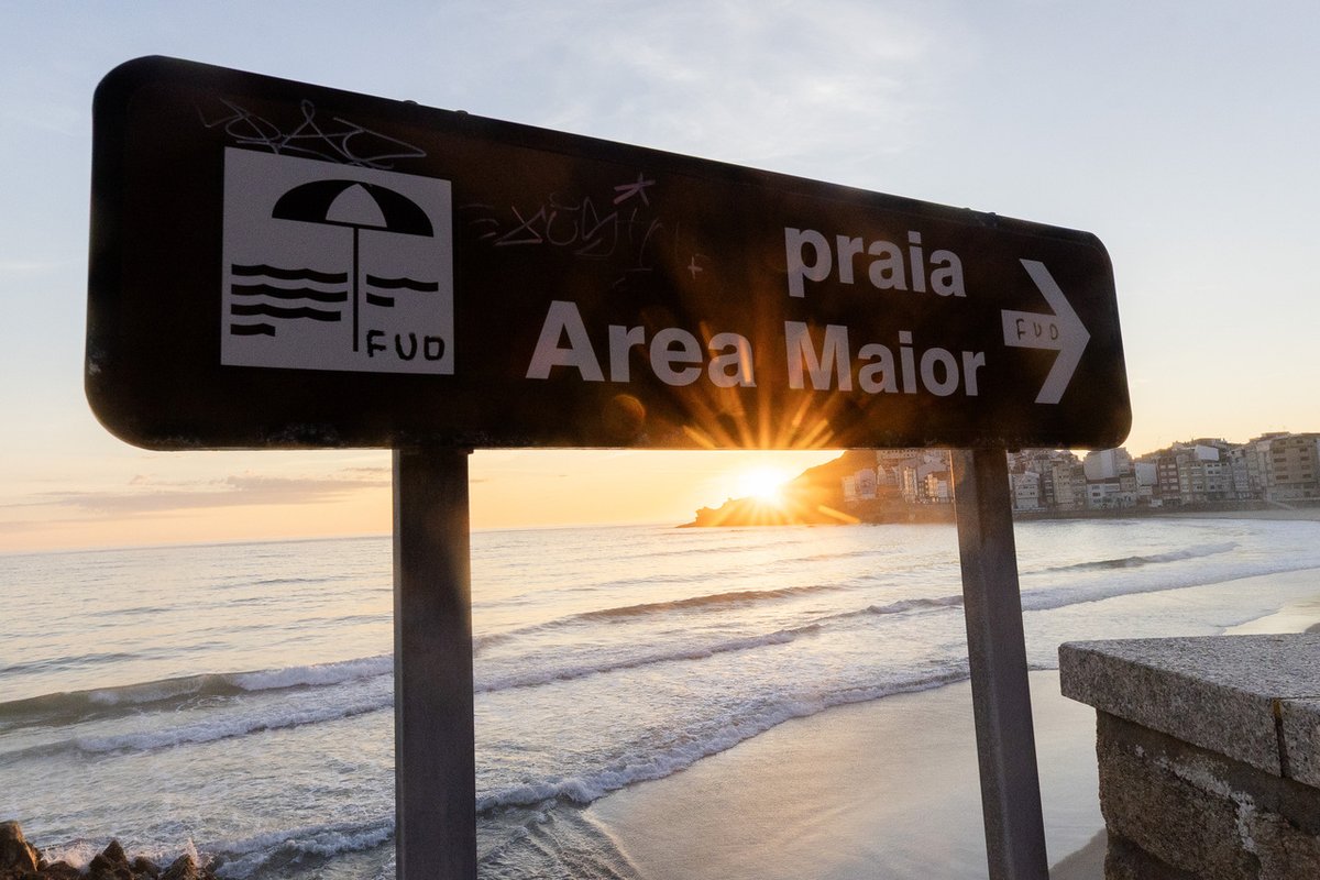 lavozdegalicia's tweet photo. 🌅 Amanece en #Malpica: la magia de los primeros rayos de sol en la Praia de Area Maior
 📸 Ana García

#Malpica #Bergantiños #Galicia #Amanecer #PraiaAreaMaior #CostaDaMorte https://t.co/r96EPZ240k