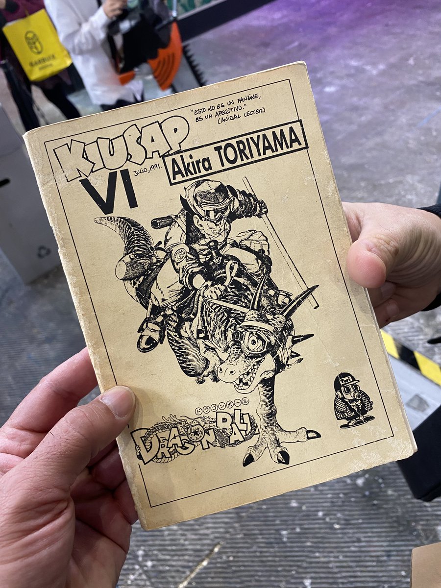 celspinol's tweet photo. Cosas que me trajeron para firmar en el #44ComicBcn 😜 Gracias, Christian. @DocoMakesComics https://t.co/WpYLSXWibp