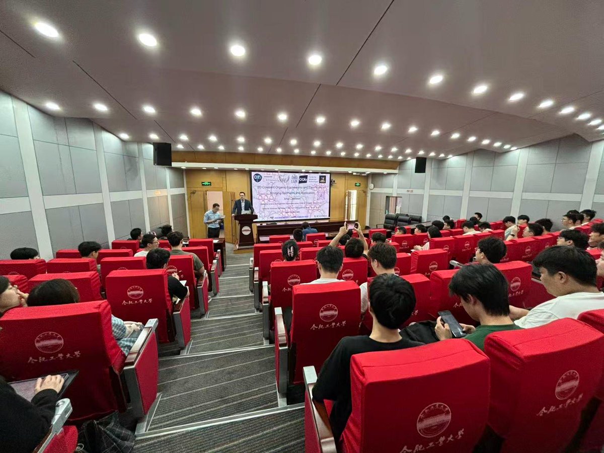 HybridMatLab's tweet photo. Prof. @CiesielskiArtur  delivered an invited lecture at Hefei University of Technology (China 🇨🇳).Many thanks to Prof. Huiqing Wang and the whole team for the warm welcome and excellent scientific atmosphere! 🤝 #MaterialsScience #China  @czt_uam @UAM_Poznan https://t.co/CwwwLBXuwO