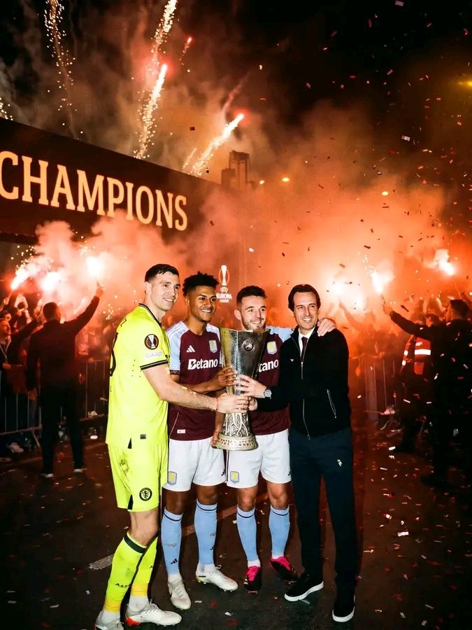 SamuelR00222's tweet photo. @ultimate_kombo Winning European trophy B4 Arsenal https://t.co/nQX4mx6VPo