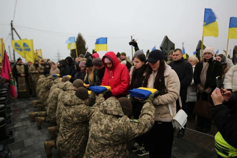 Meanwhile in Ukraine tweet media