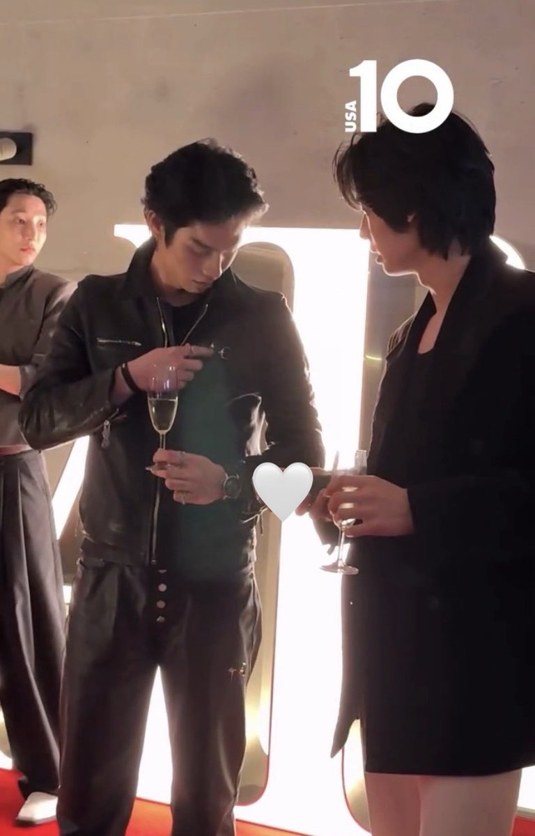 honeylemonnlilb's tweet photo. คนไทยเป็นไรกับคนเก่ามากป่ะ แอบไปเดทกันที่เกาหลีด้วยอ่ะ สื่อถ่ายมาลงงๆๆๆๆ เปิดตัวเลยมั้ยยคะคู่นี้ 😳 https://t.co/7P8EuFxgjB