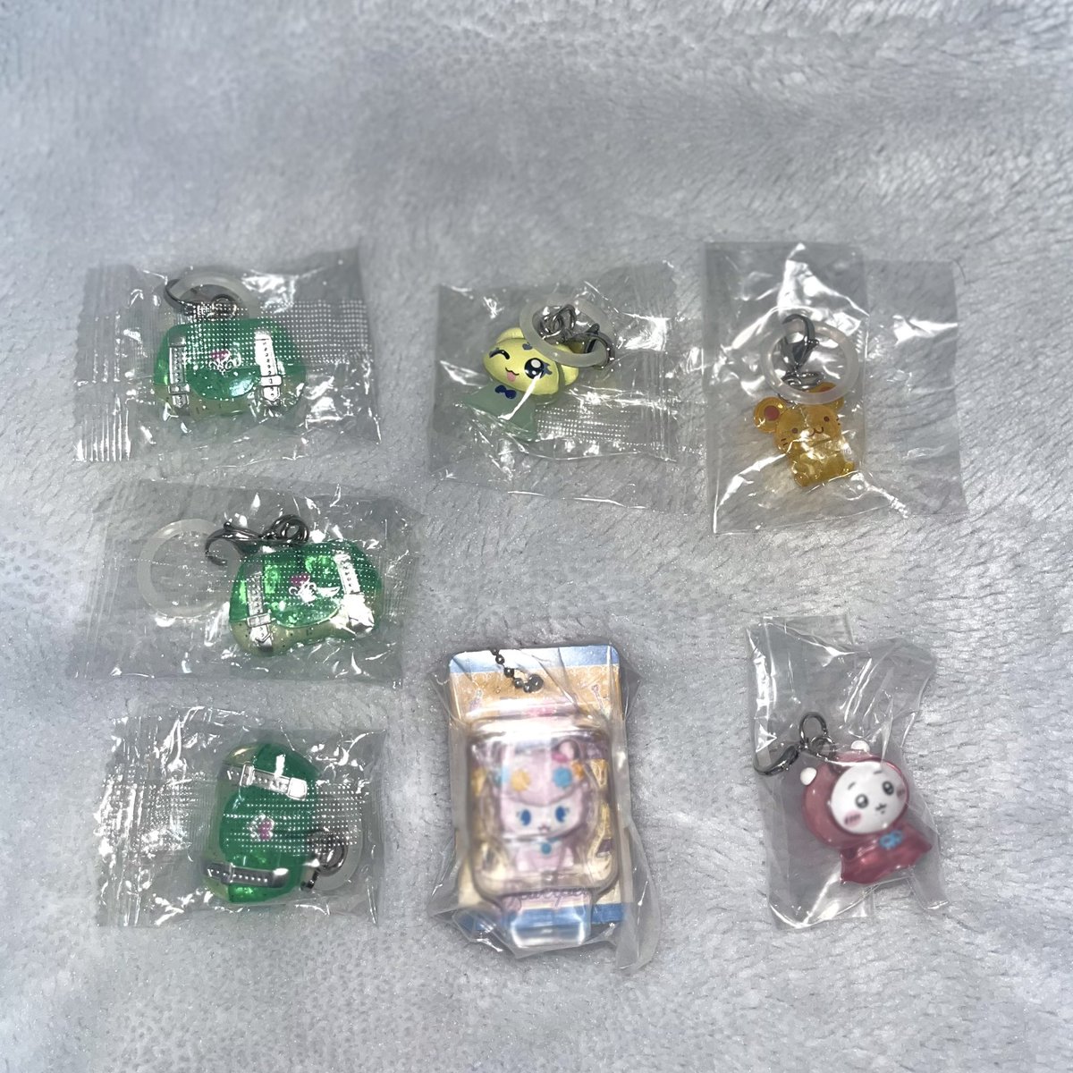 ttttss96's tweet photo. @xxx
【交換】ちいかわ ジュエルペット プリキュア ポムポムプリン めじるしアクセサリー めじるし

譲：ちいかわ、スコーン、サフィー、ラブラ、メップル、エンジェラ、プリティコミューン
求：ハチワレ、モモンガ、ポルン、その他めじるし等

まとめてのお取引、佐賀県内で手渡しできる方優先です🙇🏻‍♀️ https://t.co/2sIIK7PjuL