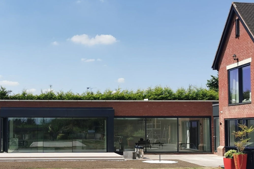totalinstall1's tweet photo. A big thank you to IPC Windows for allowing us to showcase another stunning project featuring premium aluminium glazing solutions at this beautiful Berkshire property.

#Cortizo #SmartSystems #Aluspace #ContemporaryHomes #ArchitecturalGlazing #SlidingDoors #HomeDesign #IPCWindows https://t.co/EWBo0eujIt