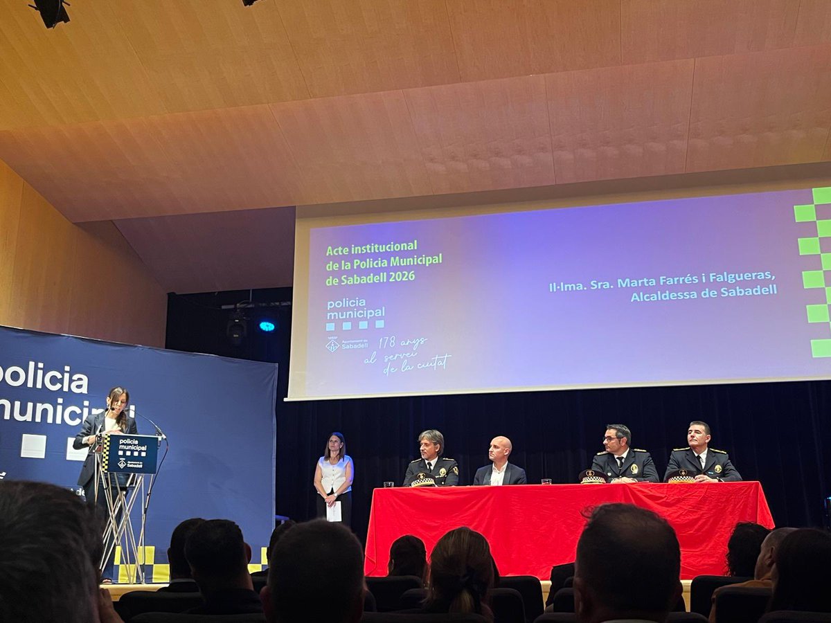 icasbd's tweet photo. Ahir vocals de la Comissió del #TOAD @icasbd van participar a l'Acte institucional de la @PoliciaSabadell 2026 en representació de l’@icasbd https://t.co/FsTQjHcLGR
