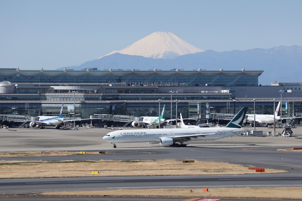 musonda_o's tweet photo. Cathay Pacific
B777-300  B-HNU
Haneda Airport, Tokyo
14 Mar 2026
CX543 HND-HKG

キャセイの非ERのB777-300が出発。
そろそろ見れなくなっていくであろう機体。
#CathayPacific #HND #B773 https://t.co/bsV2XuIZ71