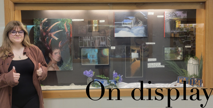 Newark_HS's tweet photo. Art Students Portfolio Work on Display in Cases At NHS a🎨 https://t.co/p3qOxWpuig https://t.co/7EPtLagur1