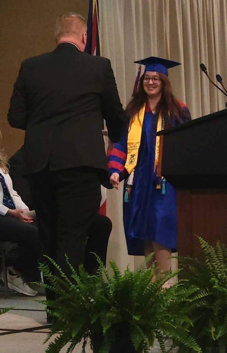 mapletonproud's tweet photo. Congratulations to senior Nevaeh Anderson on being selected as the Heartland Technical Education Center’s Student of the Year! This is an incredible honor, and we are so proud of her accomplishment. https://t.co/3DWXnDgQGw
