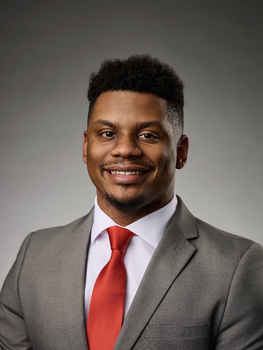 JacksonNational's tweet photo. Our associates’ new head shots. Picture-perfect professionals. 🤩 https://t.co/fezJcVPOTo