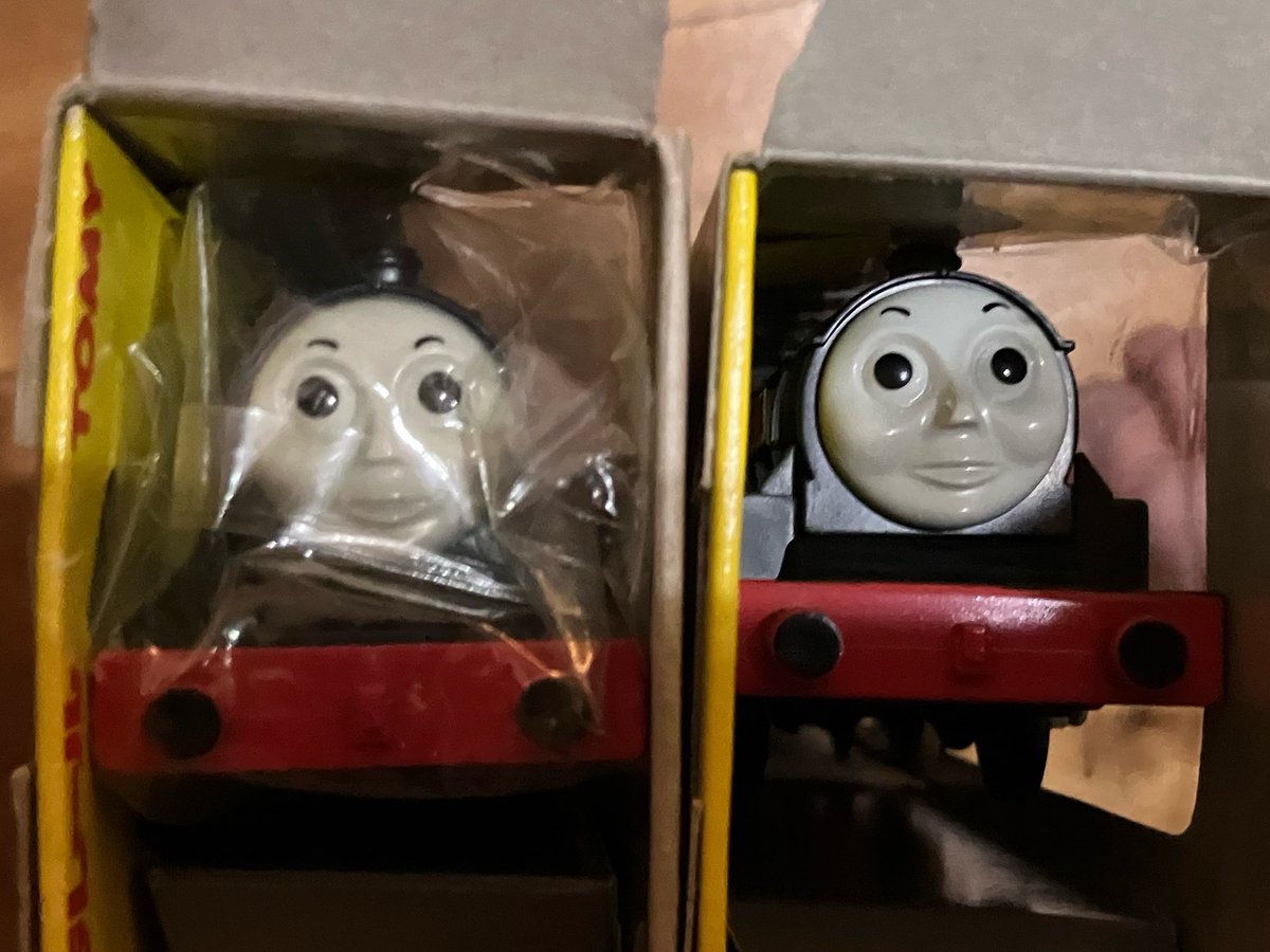 Sodormail1992's tweet photo. 黄箱のバージョン/ロット違いは結構集まってた
あとは日本製ジェームスかな？
日本製トーマスは別の場所で保管してる https://t.co/Fuyy8jvgLO