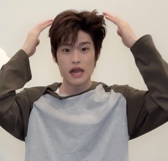 เอชชึ tweet media