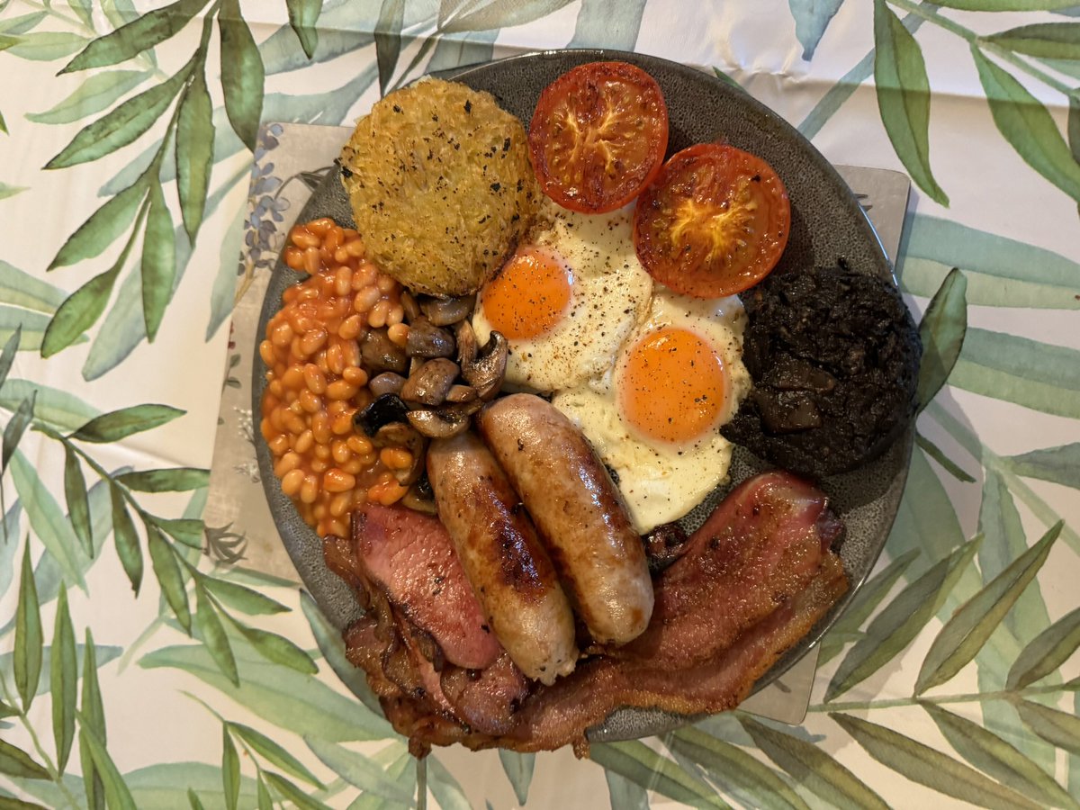 pedrobacon's tweet photo. @RateMySausage It’s an absolute must 👍🏻 https://t.co/2MJZ9AcKuX