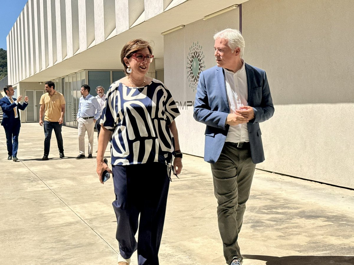 MercedesMorn5's tweet photo. Visita a el Centro de Supercomputación de Extremadura, que impulsa la innovación y la competitividad, ofreciendo servicios de cálculo intensivo, comunicaciones avanzadas y apoyo técnico a investigadores, empresas e instituciones.

#Extremadura #Cáceres #computaex https://t.co/D23LMi5Ww5