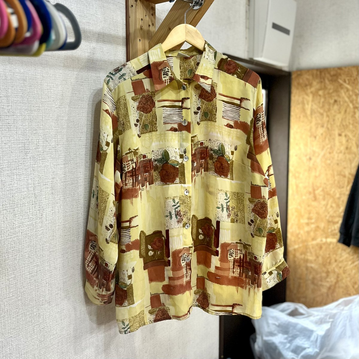 ヨーロッパ古着総柄シャツ. SIZE…L程度PRICE…¥3000- . #山梨 #古着屋 