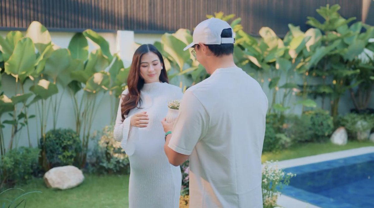 WE ARE FINALLY GOING TO BE MOMMY AND DADDY' Masayang ibinahagi ng aktres at  social media personality na si Alex Gonzaga ang kaniyang pagbubuntis. Sa  isang online post, ipinakita ni Alex sa