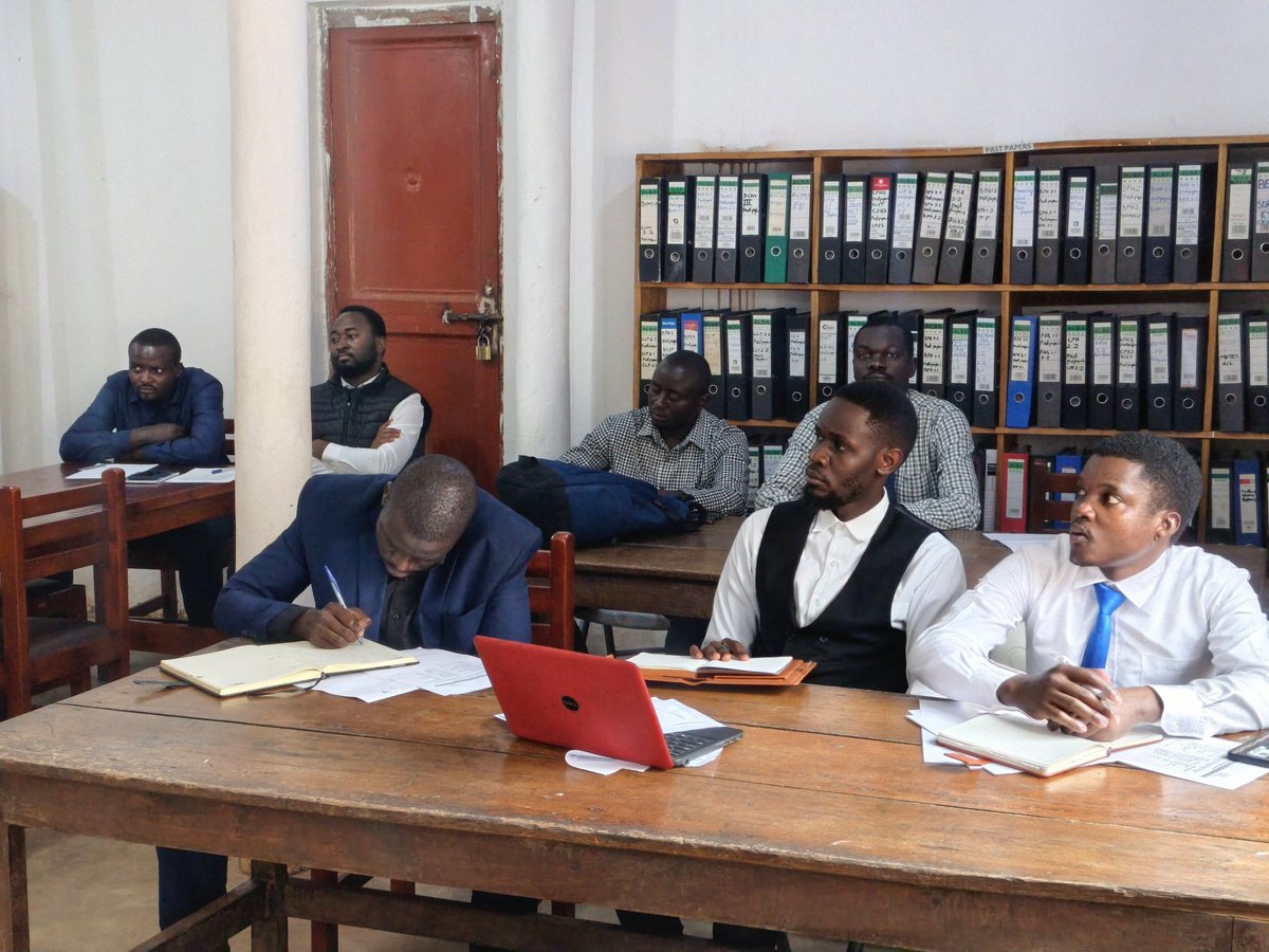 BusitemaUni's tweet photo. Happening Now: A Senate Visitation Committee is at Kampala Institute of Science and Technology in Kyengera for a Facility Verification exercise following their application to affiliate with @BusitemaUni . 
Team is led by Prof @Saphinabiira Deputy Vice Chancellor Academic Affairs. https://t.co/5BUcVxx0aI