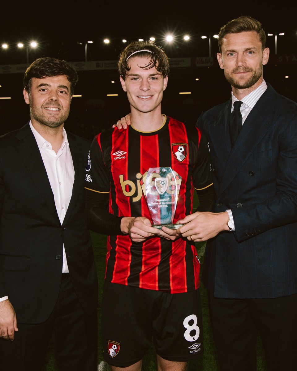 afcbournemouth's tweet photo. Your 2025/26 award winners 🍒

🏆 Alex Scott - Supporters' Player of the Year

🏆 Junior Kroupi - Junior Cherries' Player of the Year

🏆 Marcos Senesi - Players' Player of the Year
