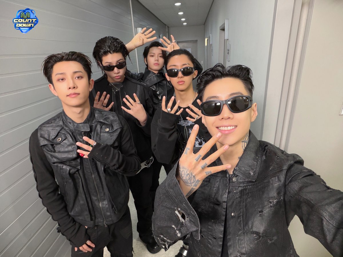 M COUNTDOWN tweet media