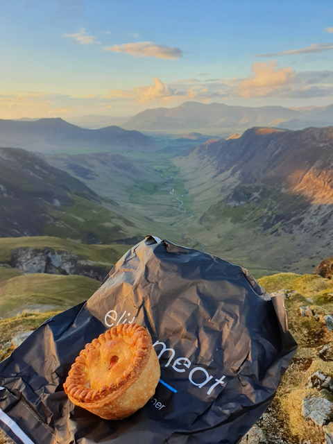 EliteMeatGordon's tweet photo. Heading into the hills this Bank Holiday weekend? 🧭

We're here until 3pm daily through until Saturday for all your long weekend essentials - don't leave home without our multi Award Winning Pork Pies! 🥧 😋 https://t.co/OJ5s8MIOib