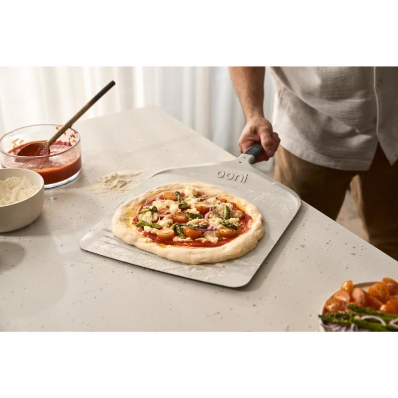 acehardwarejp's tweet photo. Ooni ピザピール (UU-P37200)余分な小麦粉を最小限に抑えきれいな焼き上がりを実現し、コンパクトかつスリムな形状は狭いスペースでの使用に最適。購入はこちらhttps://t.co/p3H8NxEgpS 商品はロサンゼルスから航空便でお届けします。
#PizzaFestival 
#ピザ
#Ooni
#BBQ
#アウトドア
#キャンプ
#料理 https://t.co/yAq0hUNE1P