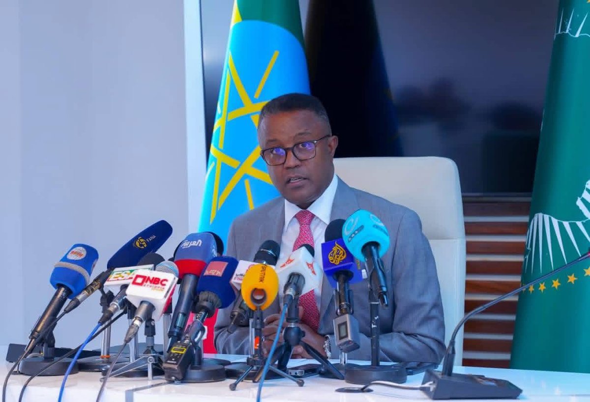 MFAEthiopia's tweet photo. The Spokesperson of the Ministry of Foreign Affairs, Ambassador @AmbNebiatG, briefed the media on Ethiopia’s diplomatic engagements, highlighting key areas including recent Ethiopia–U.S. engagements, the Ethiopia–UN 80-year partnership, Ethiopia’s engagement with BRICS, President Emmanuel Macron’s visit, and citizen-centered diplomacy.

Read more: https://t.co/RejsQXfjNj