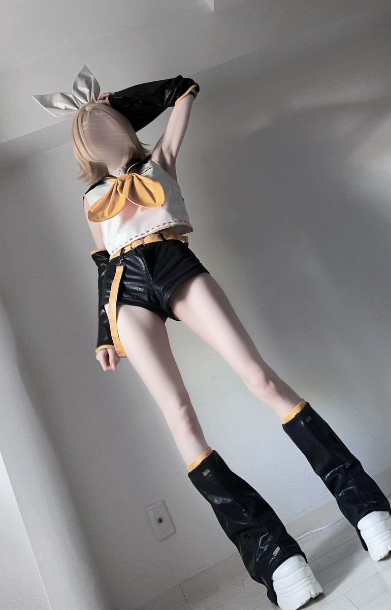shuuukifan1gou's tweet photo. 下からリンちゃん

鏡音リンcosplay https://t.co/OZuwueNaML