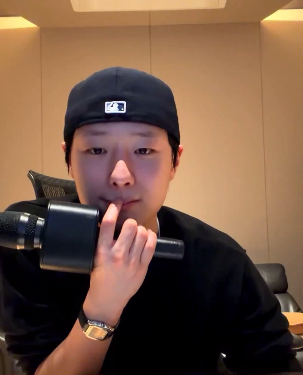 팔둥이 tweet media