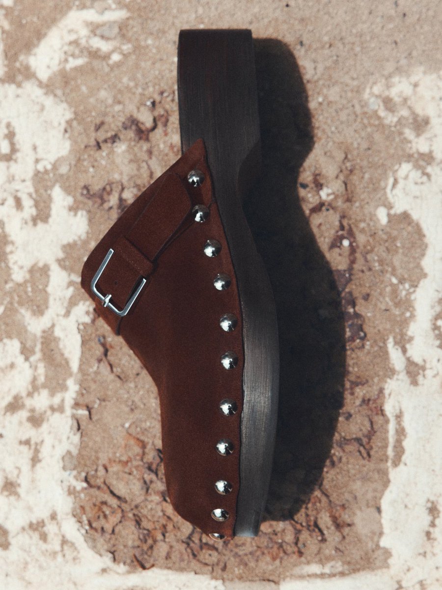 massimodutti's tweet photo. Atmospheres |  Soft leather, minimal shapes, natural summer movement. Discover the collection:​ https://t.co/h1ldF2yLZ3

#MassimoDutti #NewInDutti https://t.co/iYmviSXAQP