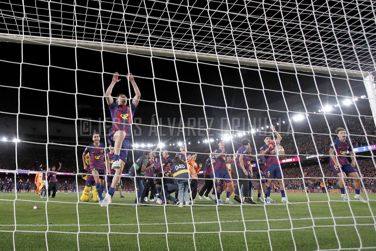 AsFoto_Orihuela's tweet photo. Y el Barça, campió de Lliga 📷 #ElClásico #BarçaRealMadrid
・
・
・
#RMLiga #HalaMadrid #RMFans #RealMadrid #madridistas #FCBarcelona #ForçaBarça #Barça #football #sportphotography #soccer #goals #fotografíadeportiva #deportes #fútbol #Canon #DiarioAS https://t.co/xtNro91nIt