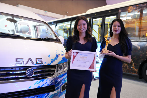 chinabusescom's tweet photo. Golden Dragon’s XML6549JEV Electric Van Honored with Best E‑Bus Design Award at Busworld Southeast Asia 2026
#GoldenDragonBus #Chinabuses #Busworld https://t.co/VtIROnBbxp