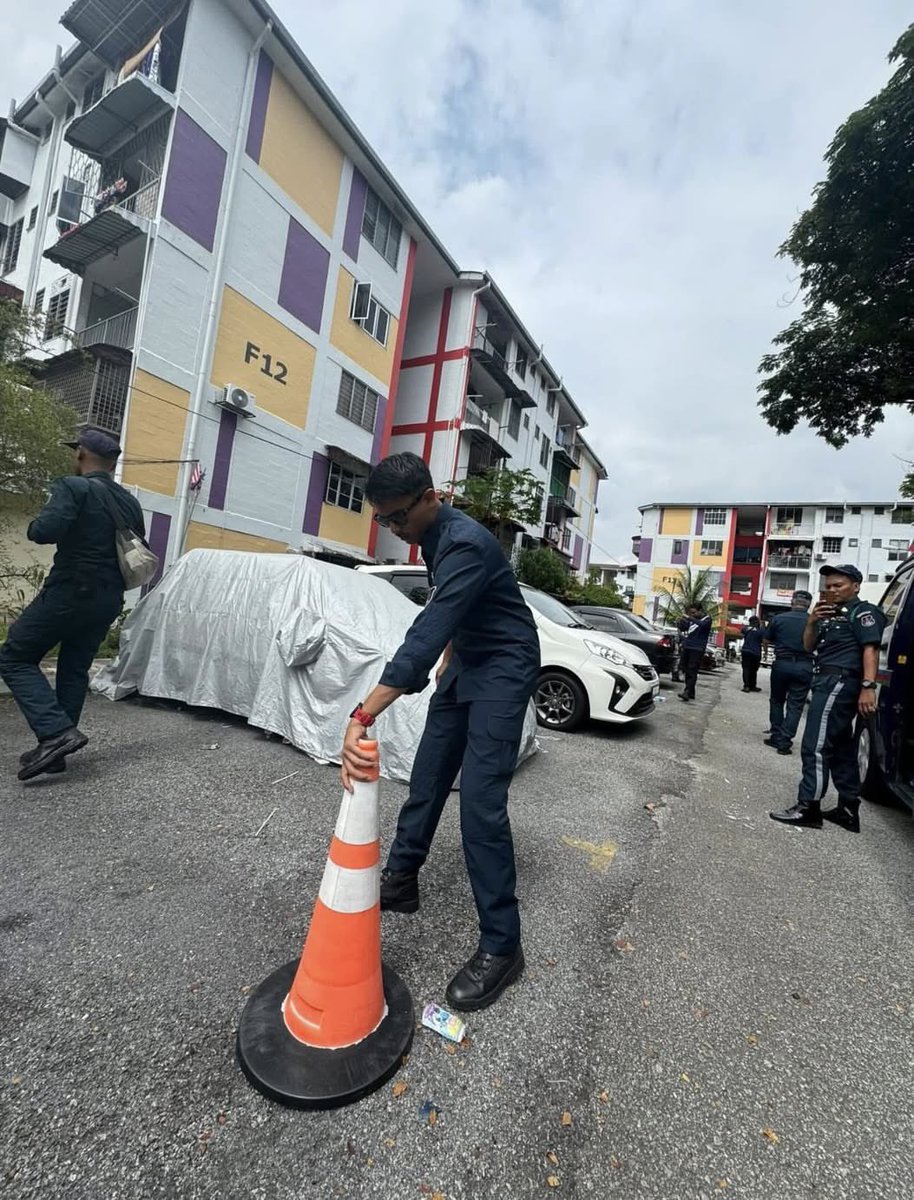 🇲🇾 tweet media