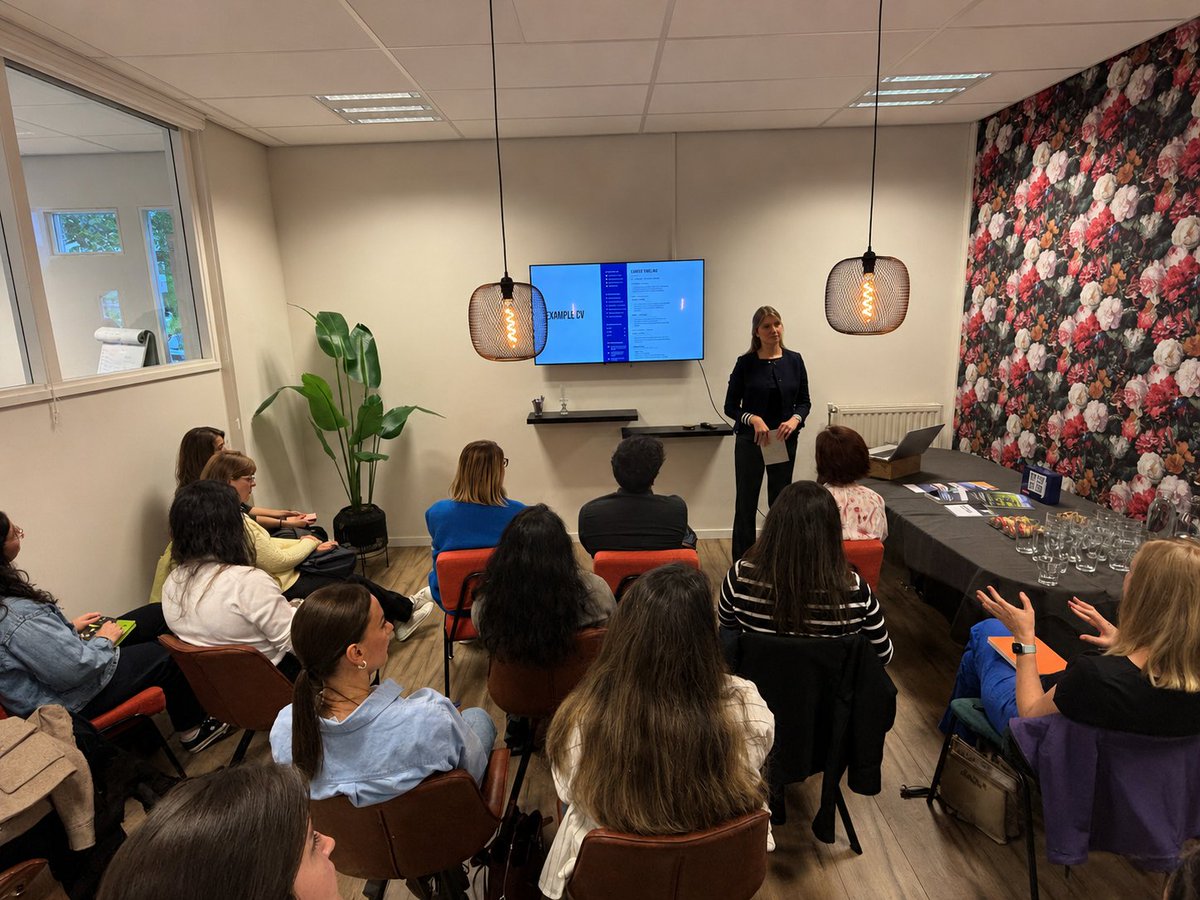 UndutchablesRec's tweet photo. Practical CV tips and good conversations in Eindhoven 🧡 
Thanks to everyone who joined our CV workshop this week. Special thanks to Nora for hosting and sharing helpful advice for job seekers building their careers in the Netherlands. 
#cvworkshop #jobsearch #internationaltalent https://t.co/FL0UTJwGNN