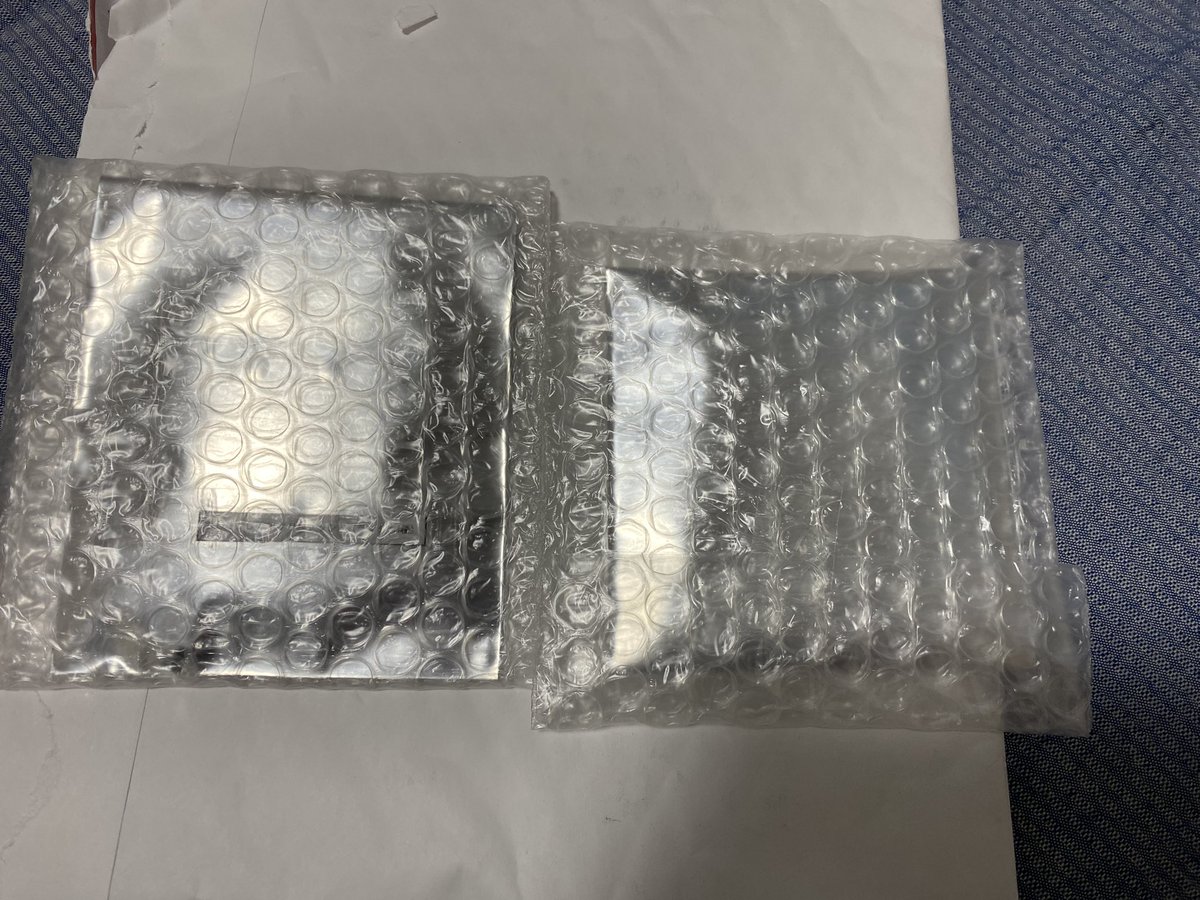 先週注文したよしのんのアクスタとアクキーが今日届いていました