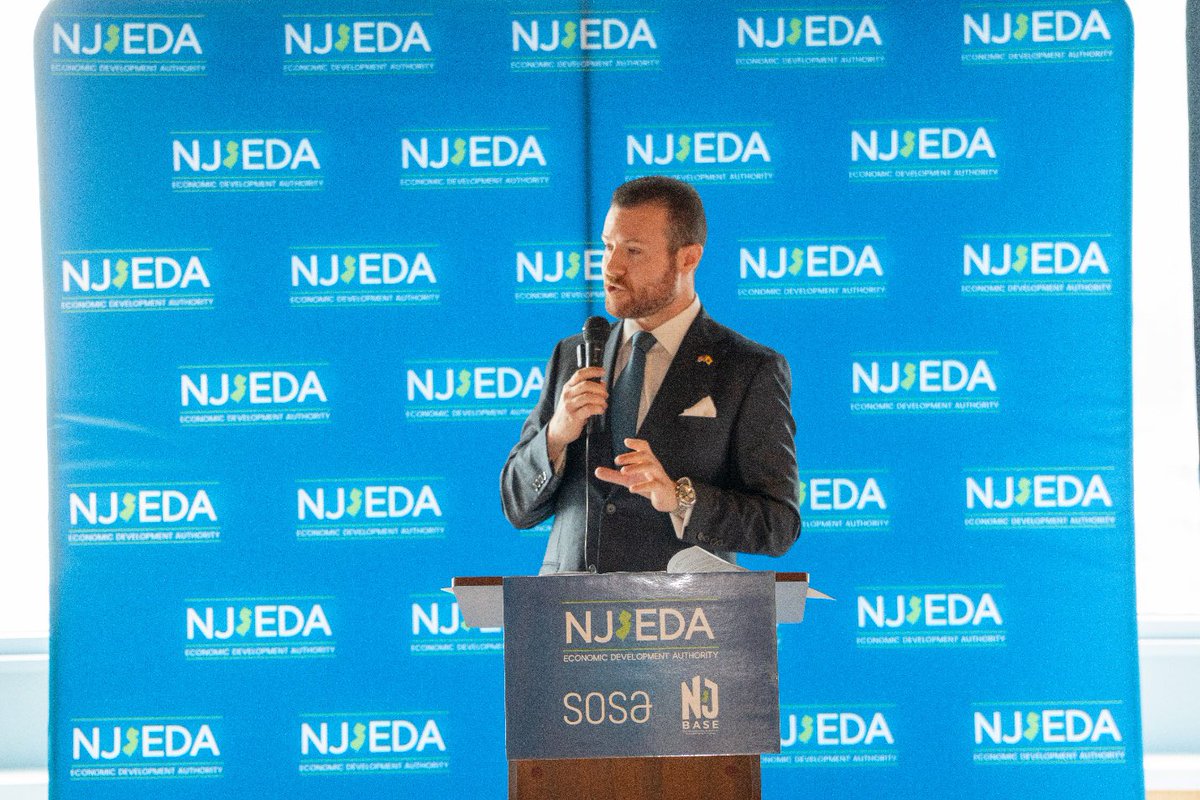 Andrew H Gross tweet media